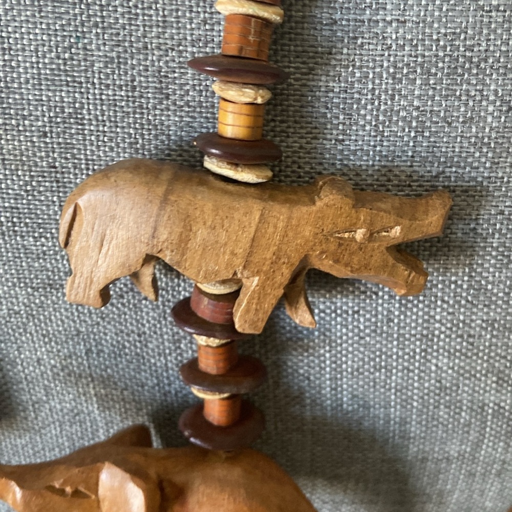 Vintage Hand Carved Bone & Wood Animals Safari Necklace - Picture 8 of 11